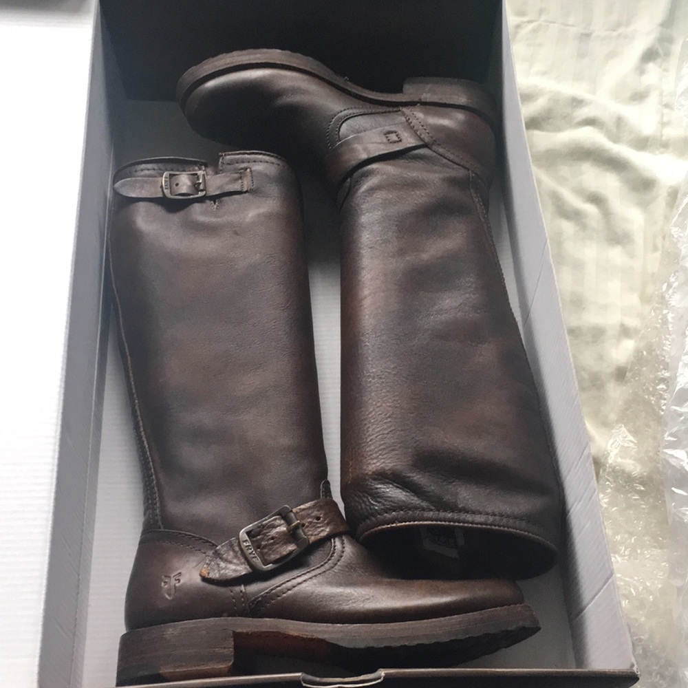 5.5 Frye boots